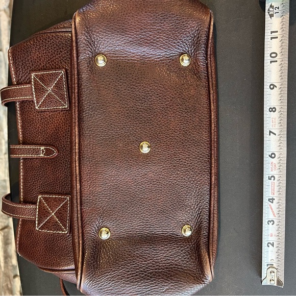 Dooney & Bourke premium Brown Leather Tote Bag with red interior. Classic design - Picture 5 of 16